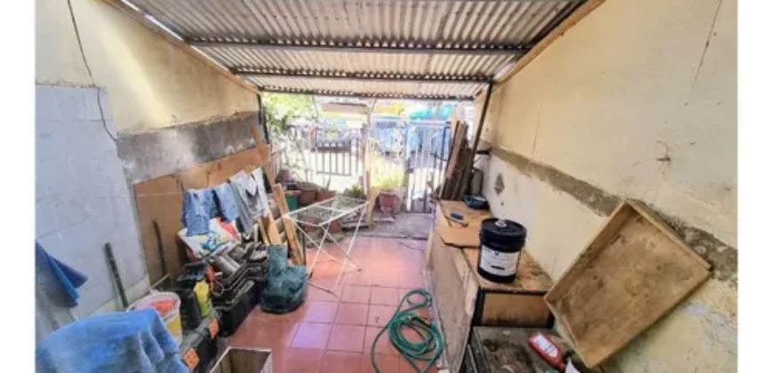 Casa En Venta De 3 Dorm. En La Florida