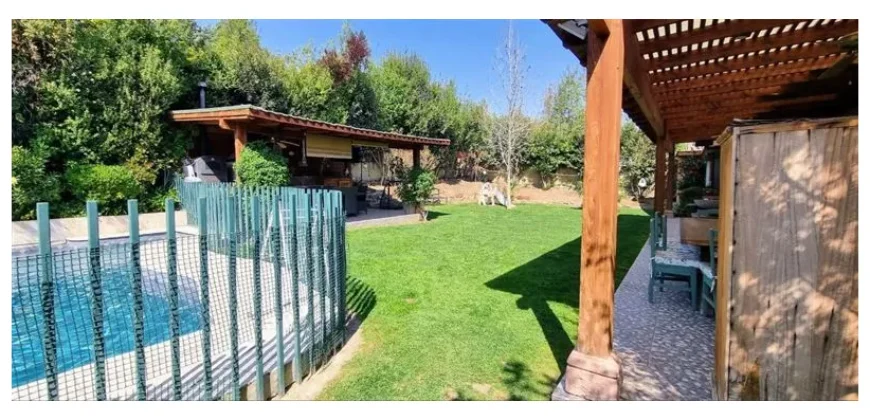 Casa En Venta De 6 Dorm. En Peñalolén