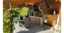 Casa En Venta De 6 Dorm. En Peñalolén