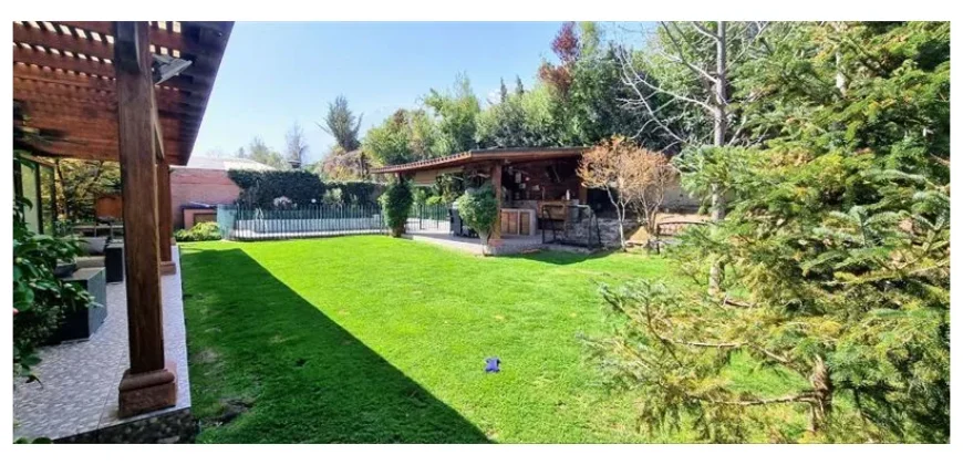 Casa En Venta De 6 Dorm. En Peñalolén