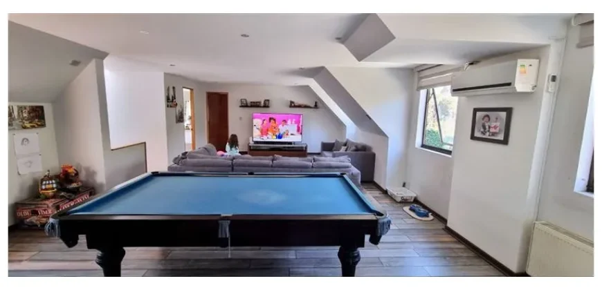 Casa En Venta De 6 Dorm. En Peñalolén