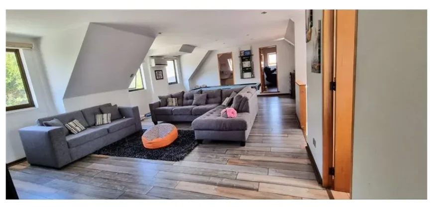 Casa En Venta De 6 Dorm. En Peñalolén