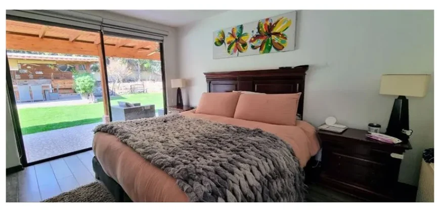 Casa En Venta De 6 Dorm. En Peñalolén