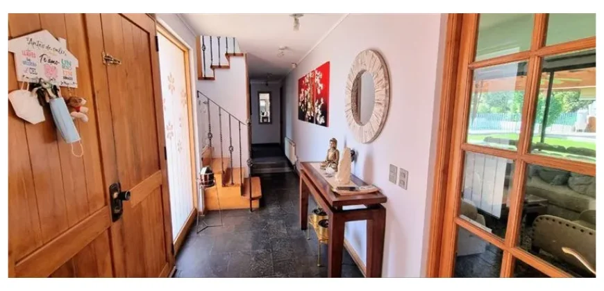 Casa En Venta De 6 Dorm. En Peñalolén