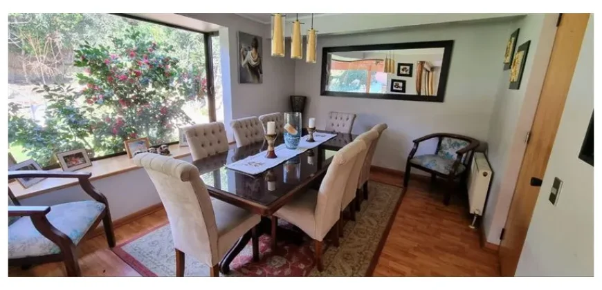 Casa En Venta De 6 Dorm. En Peñalolén