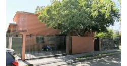 Hermosa Casa Con Piscina En Peñalolén Alto
