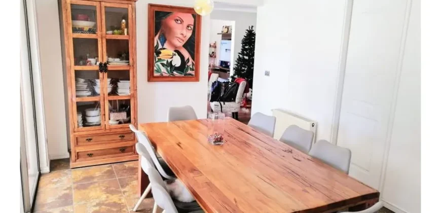 Hermosa Casa Con Piscina En Peñalolén Alto