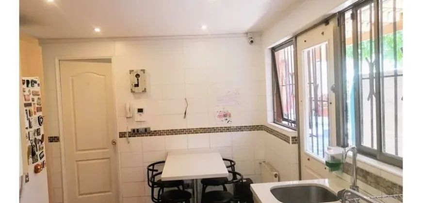 Hermosa Casa Con Piscina En Peñalolén Alto
