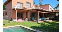 Hermosa Casa Con Piscina En Peñalolén Alto