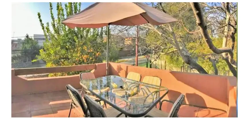Hermosa Casa Con Piscina En Peñalolén Alto
