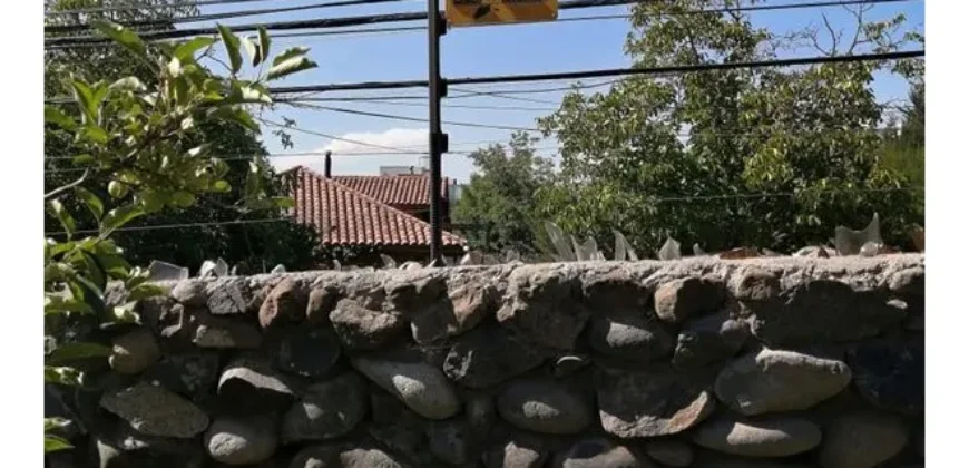 Hermosa Casa Con Piscina En Peñalolén Alto