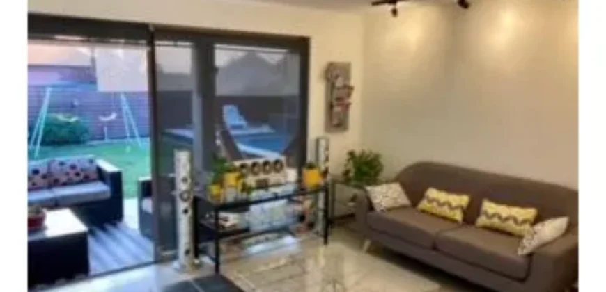 Casa En Las Pircas 4 Dormitorios 3 Baños