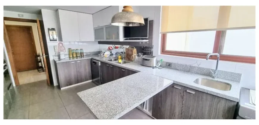 Departamento Amoblado En Venta De 3 Dorm. En Concón